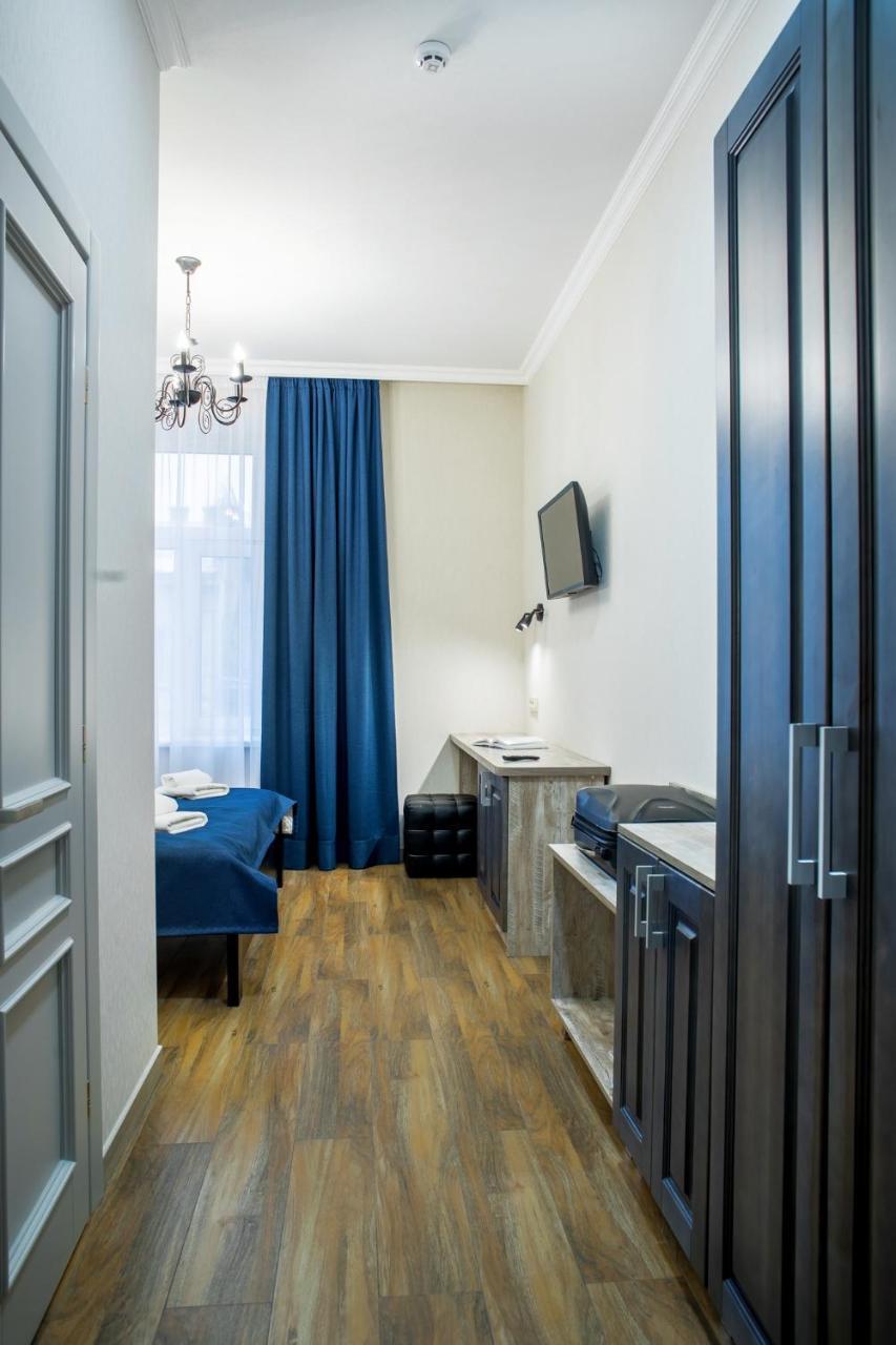 Mini Hotel Barvy Lvova On Horodotska St. Екстериор снимка