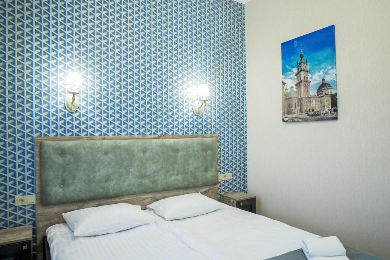 Mini Hotel Barvy Lvova On Horodotska St. Екстериор снимка
