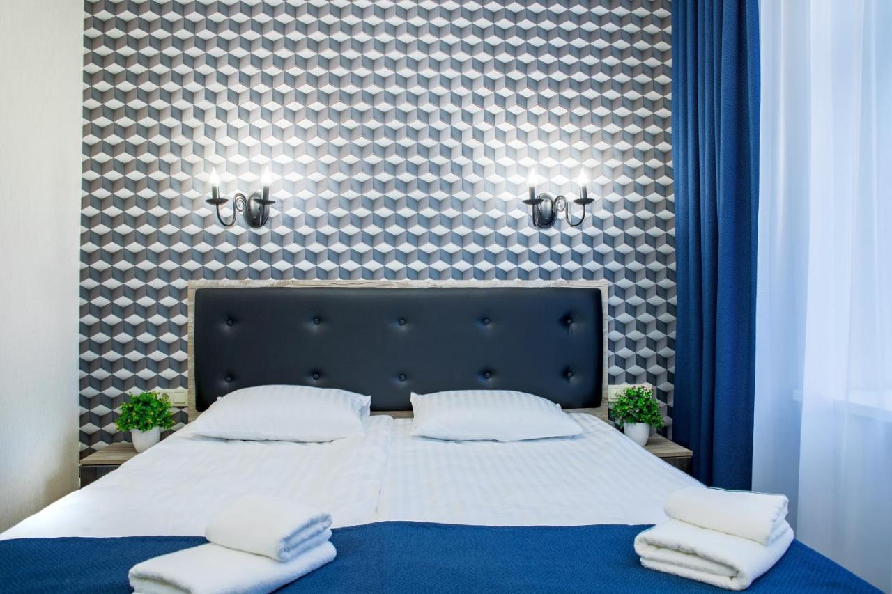 Mini Hotel Barvy Lvova On Horodotska St. Екстериор снимка