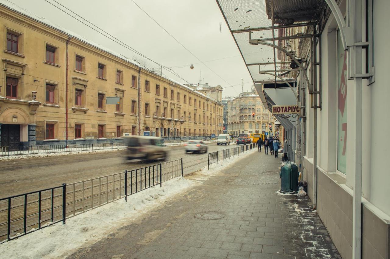 Mini Hotel Barvy Lvova On Horodotska St. Екстериор снимка